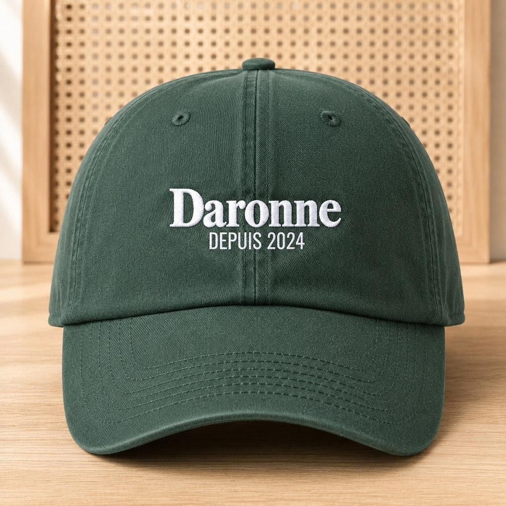 Casquette Daronne Forest posée et centrée en cadrage rapproché