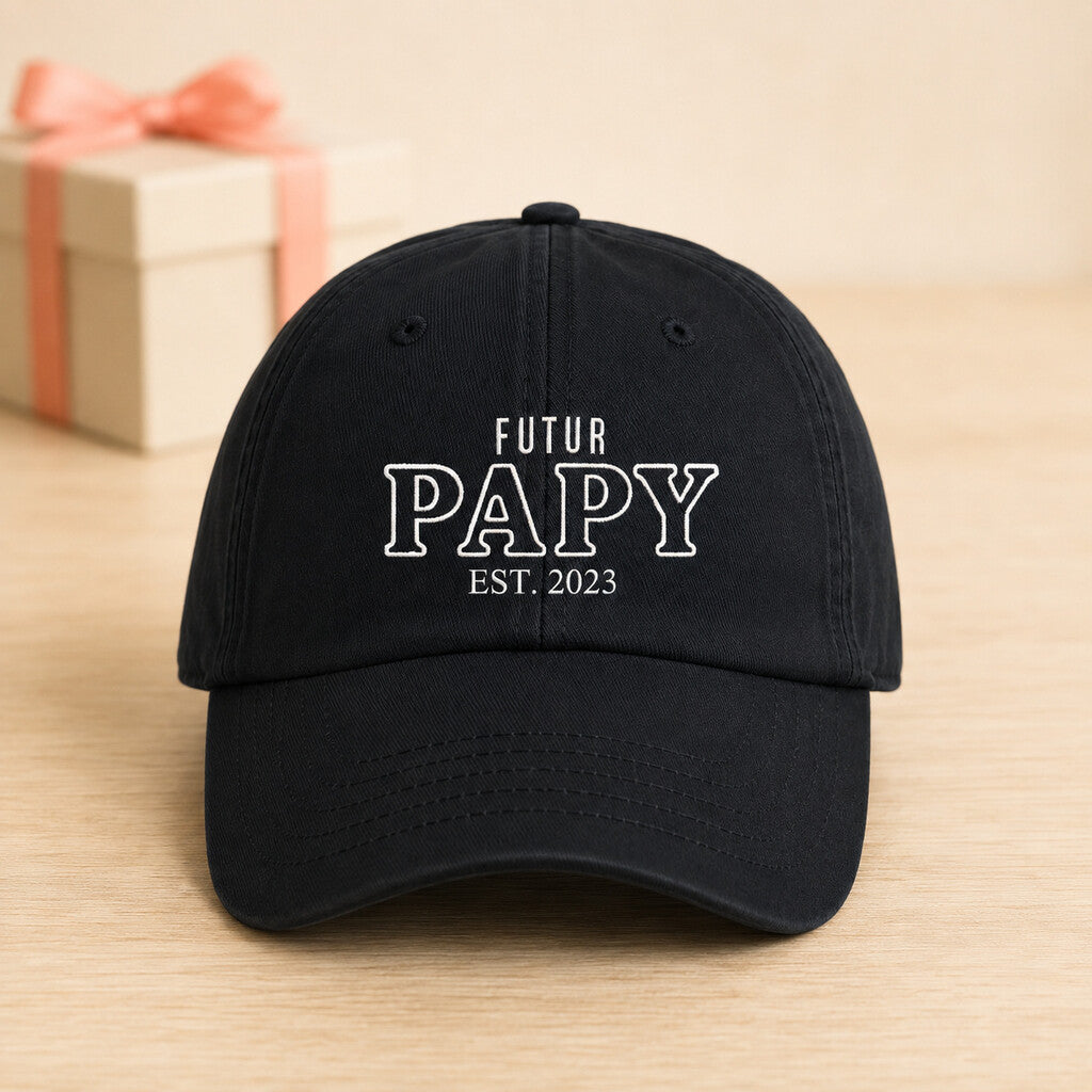Casquette Futur papy noire posée et centrée