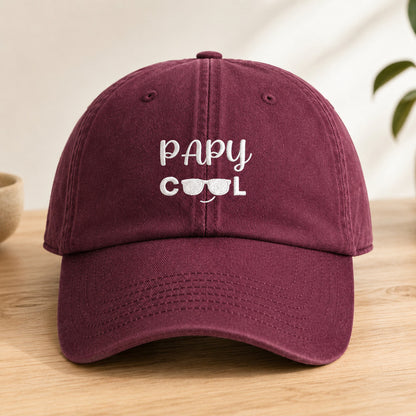 Casquette Papy cool Bordeaux posée et centrée en cadrage rapproché