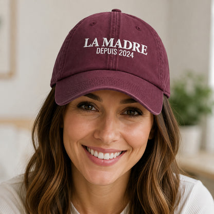 Casquette personnalisée brodée LA MADRE portée Bordeaux