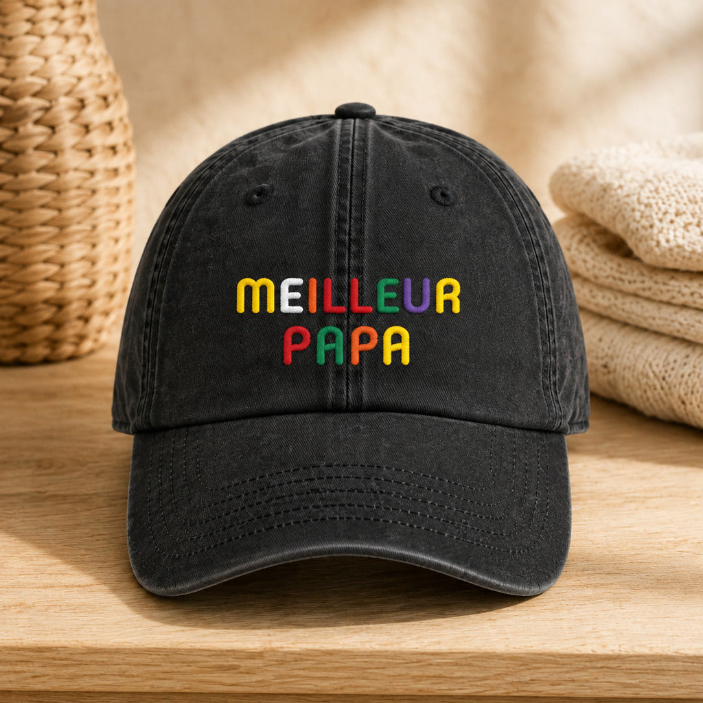Casquette personnalisée Meilleur papa noire posée en intérieur