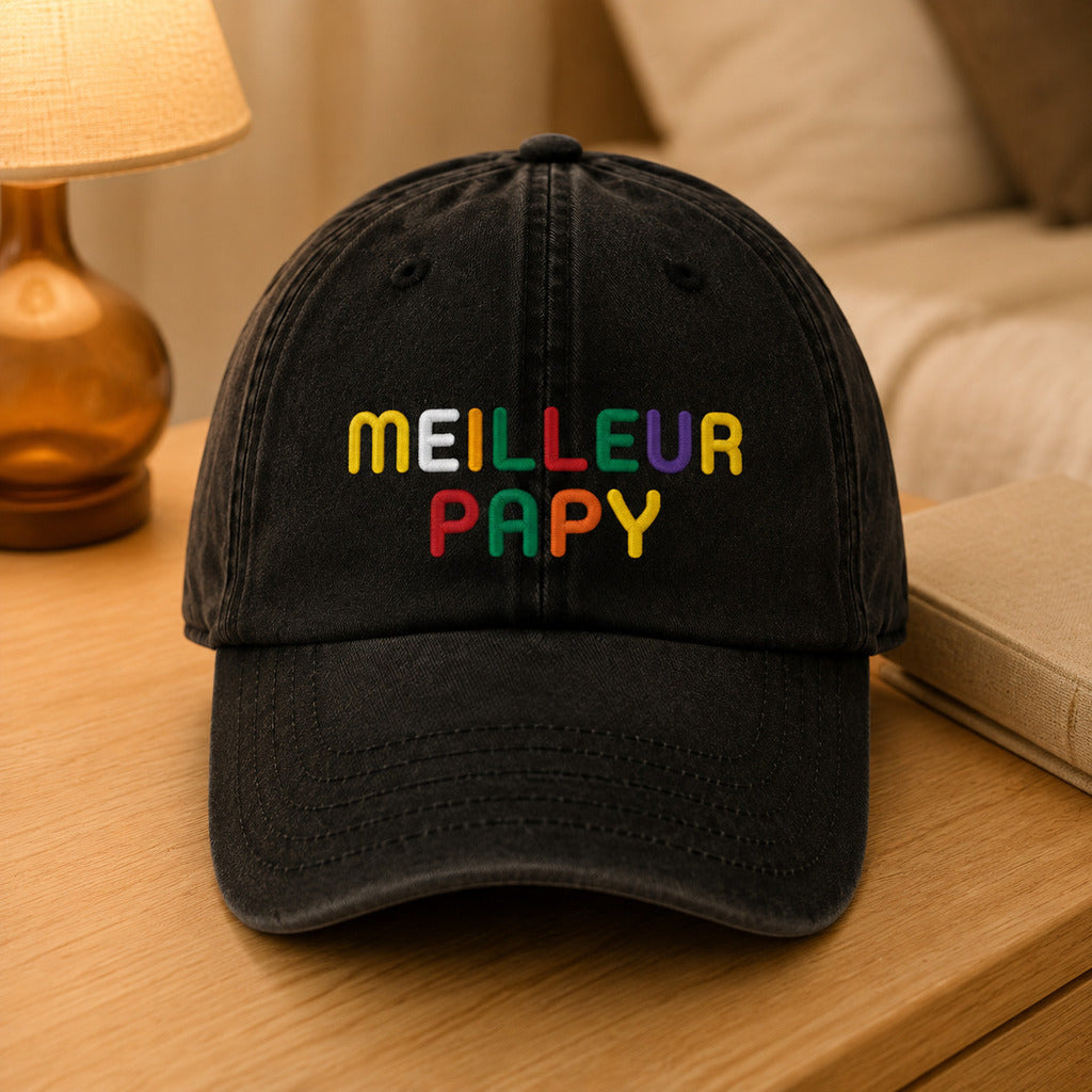 Casquette personnalisée Meilleur papy noire posée en intérieur