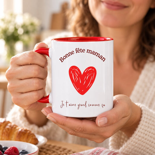 Recto du mug personnalisé Bonne fête Maman avec grand cœur rouge
