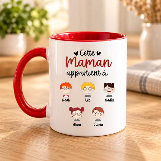 Mug personnalisé maman - Cette maman appartient à, vue produit rapprochée, impression réaliste sur la céramique