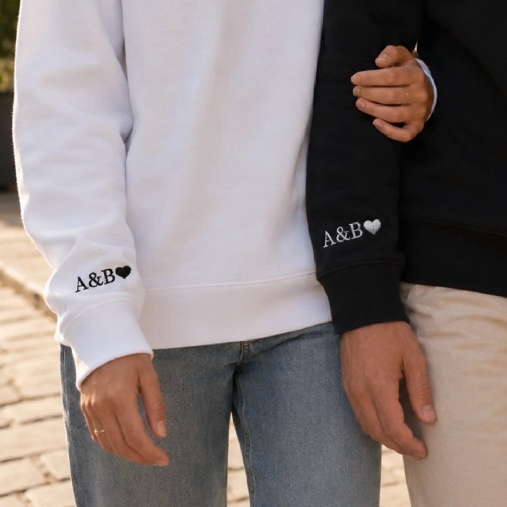 Sweat à capuche couple assorti personnalisé brodé – vue 24