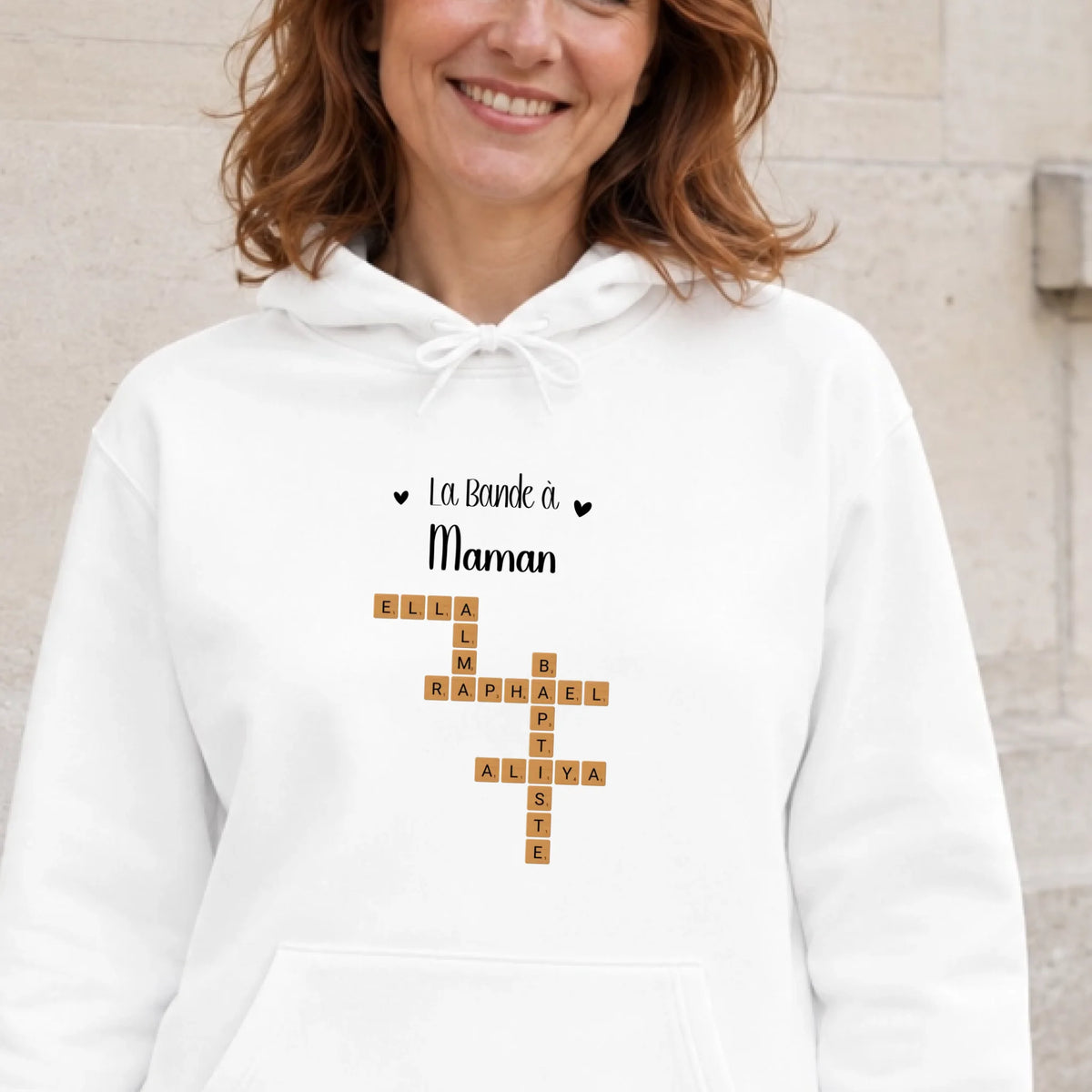 Sweat à capuche Maman personnalisé – Prénoms façon Scrabble