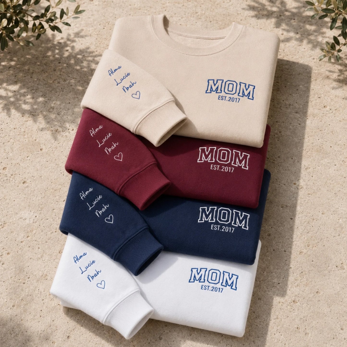 Sweat à capuche personnalisé maman - MOM et prénoms des enfants – vue 28