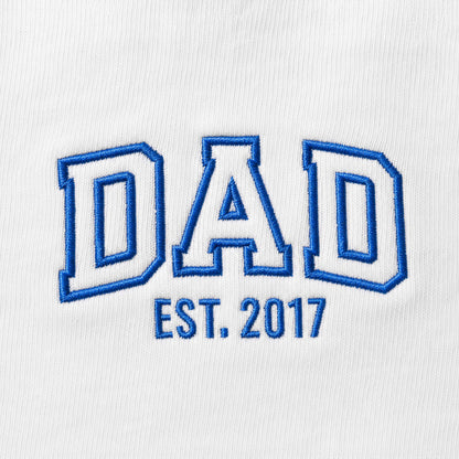 T-shirt brodé personnalisé DAD – détail broderie poitrine