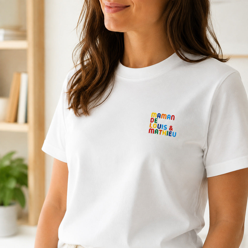 T-Shirt personnalisé Maman - Prénoms multicolore brodé