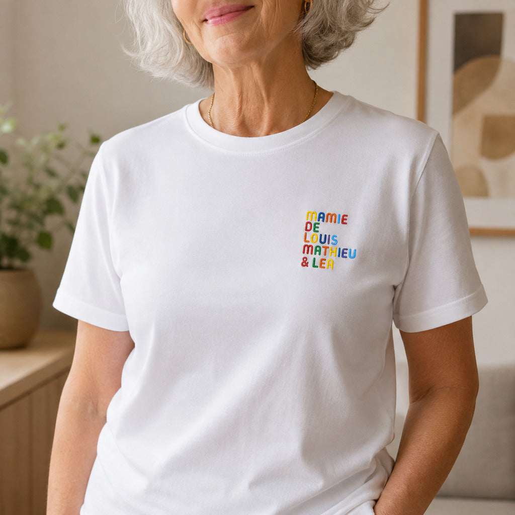 T-Shirt personnalisé Mamie - Prénoms multicolore brodé