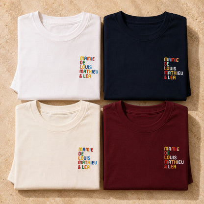 T-Shirt personnalisé Mamie - Prénoms multicolore brodé - flatlay multicolore 1
