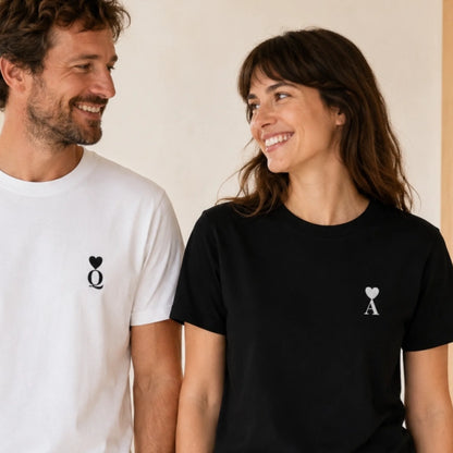 Tee Shirt personnalisé couple initiale – couple parisien en t-shirts brodés
